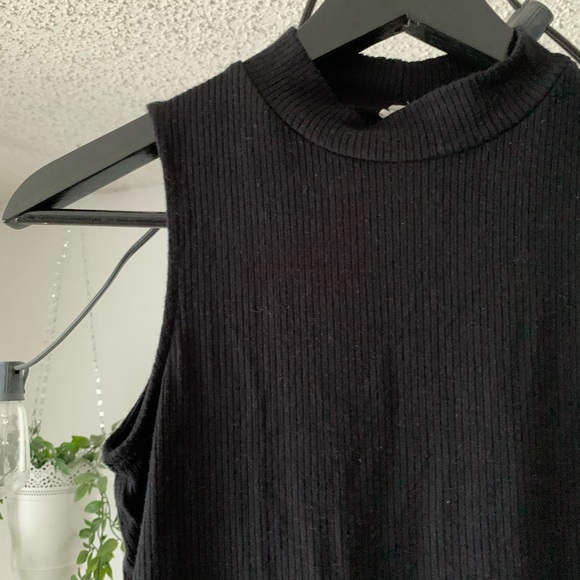 Mock neck bodysuit - Picture 2 of 3